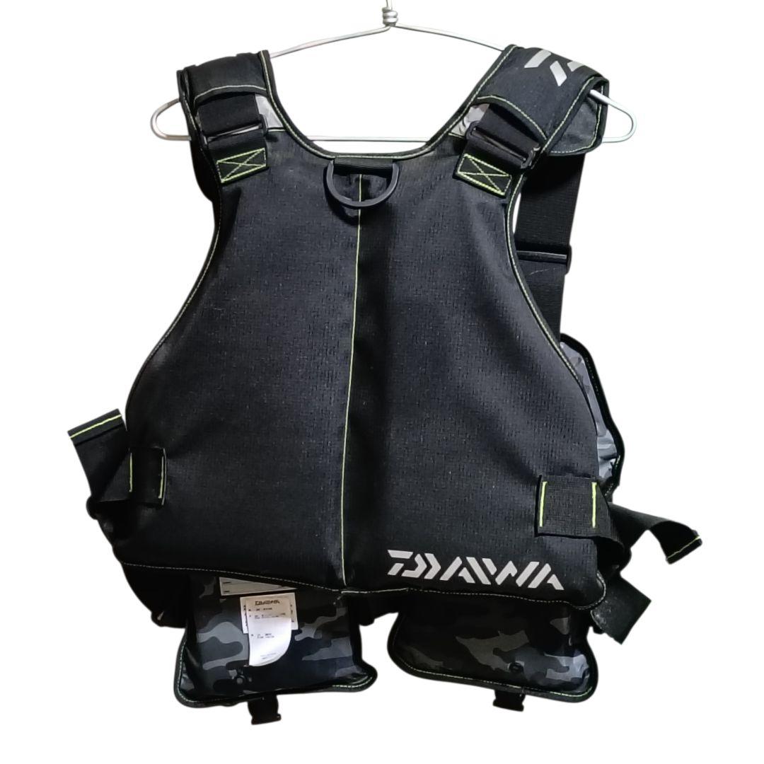 【美品】ダイワ ライトフロートゲームベスト DF-6406 DAIWA