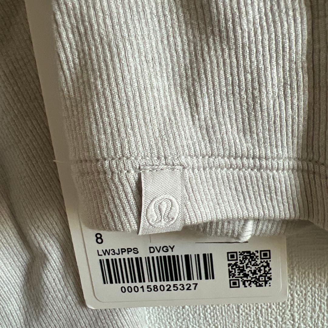 ルルレモンHold Tight Turtlenec新品サイズ8