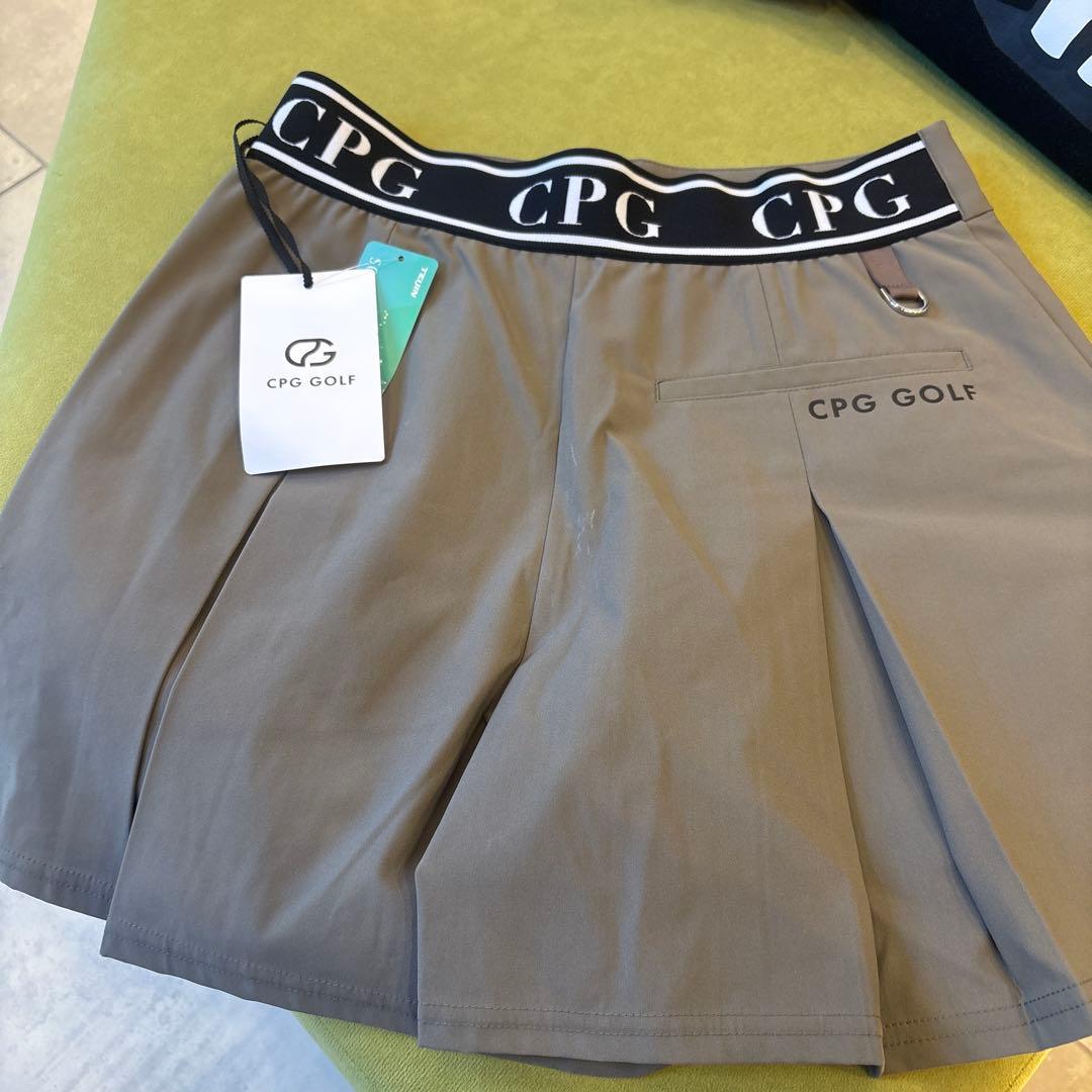 CPG グレー プリーツスカート風パンツ サイズ3