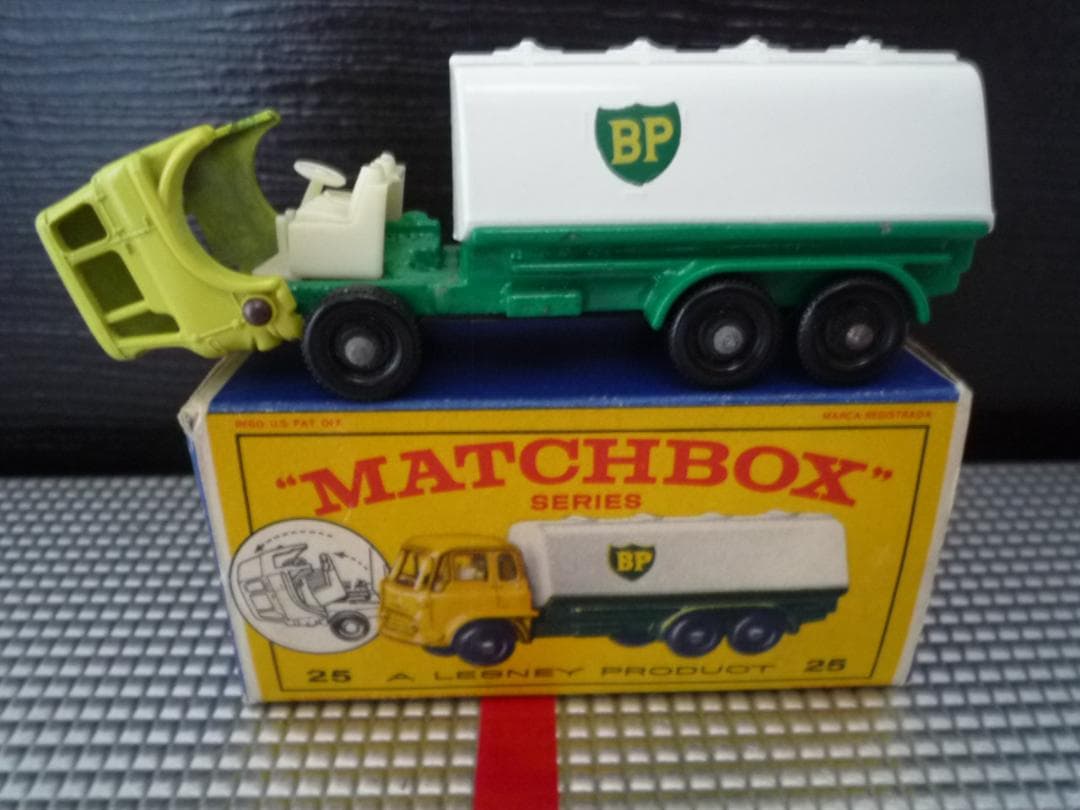 MATCHBOX N° 25C BP PETROL TANKER 1964