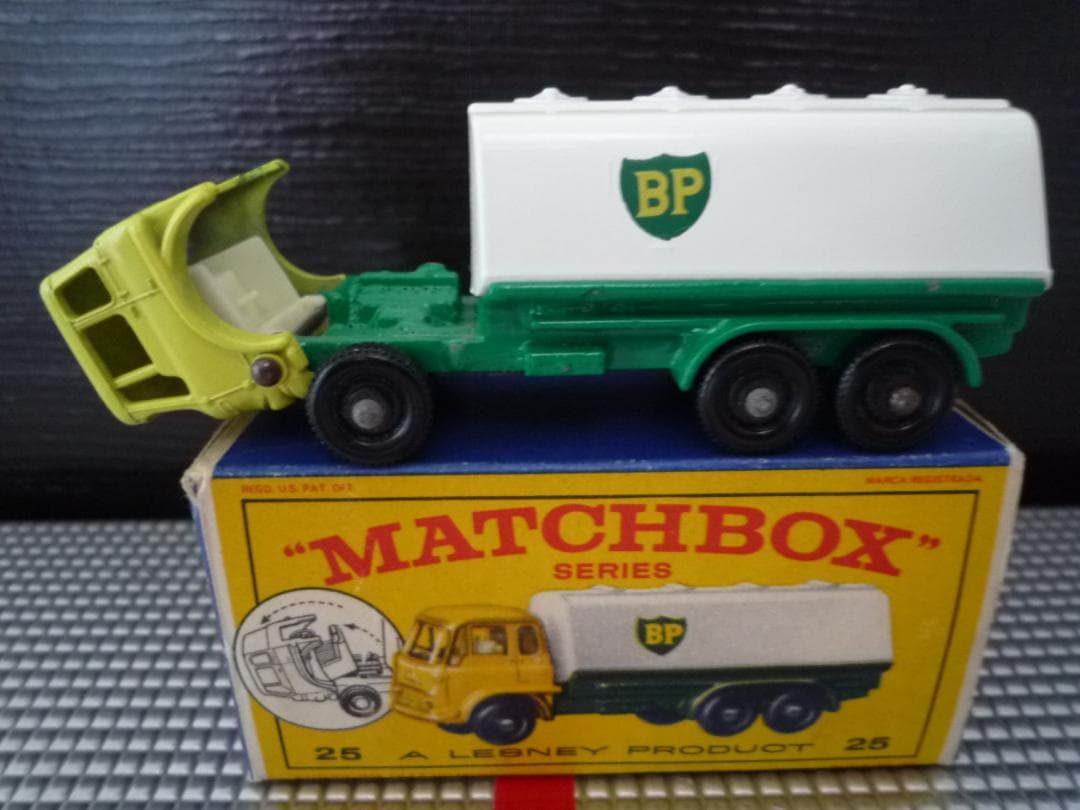 MATCHBOX N° 25C BP PETROL TANKER 1964