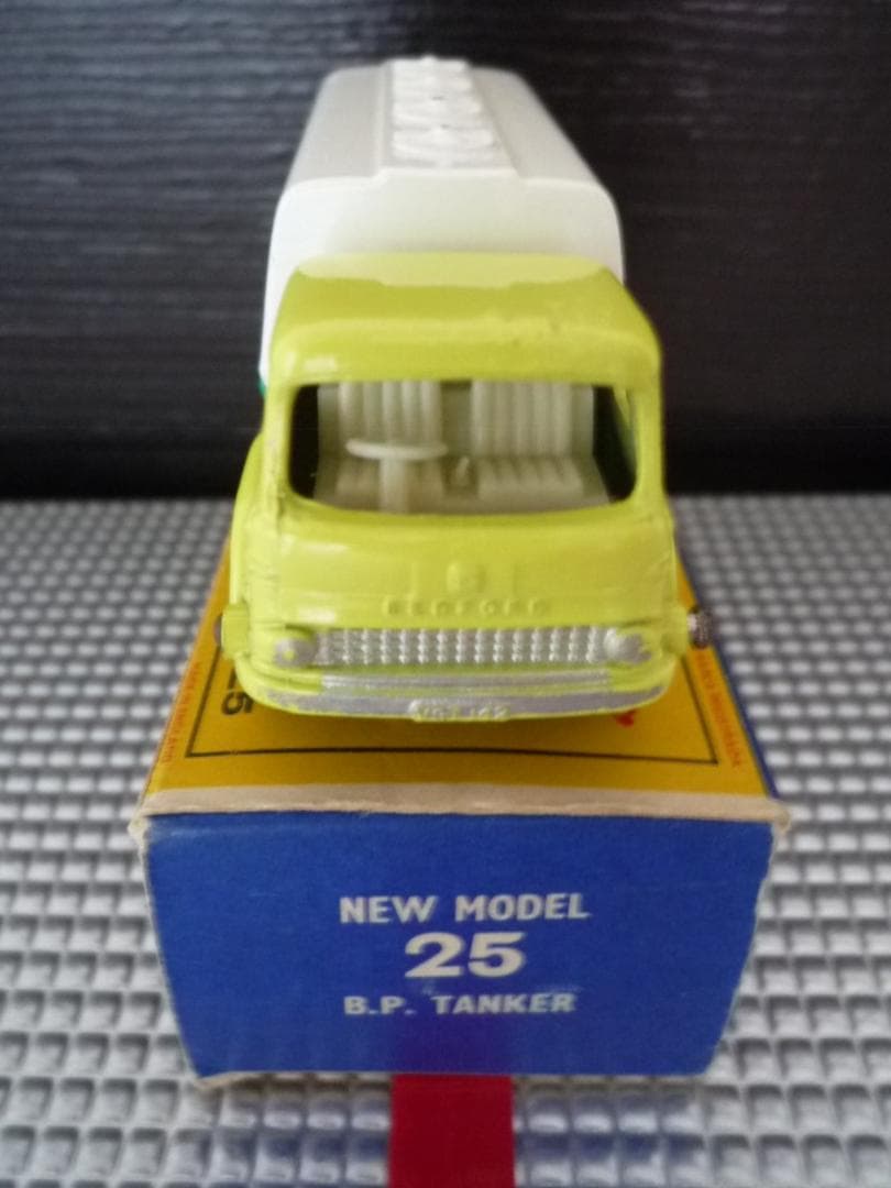 MATCHBOX N° 25C BP PETROL TANKER 1964