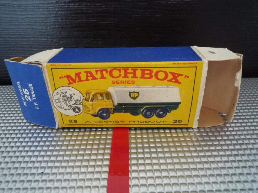MATCHBOX N° 25C BP PETROL TANKER 1964