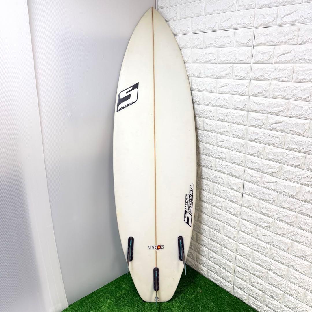 ルークスチューダー 5’11ft サーフボード　浮力十分　フィン付き　すぐ使える