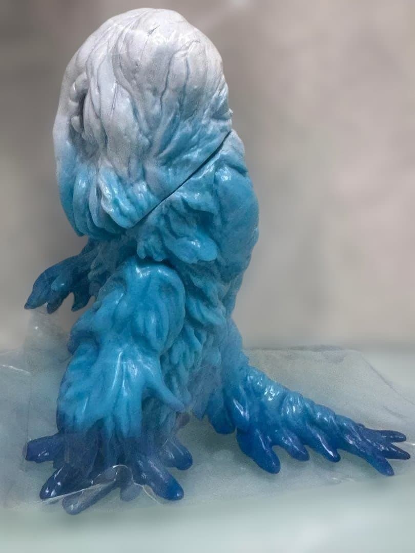 CCP　ミドルサイズシリーズ　ヘドラ　雪山ver.　BASEオンライン限定品