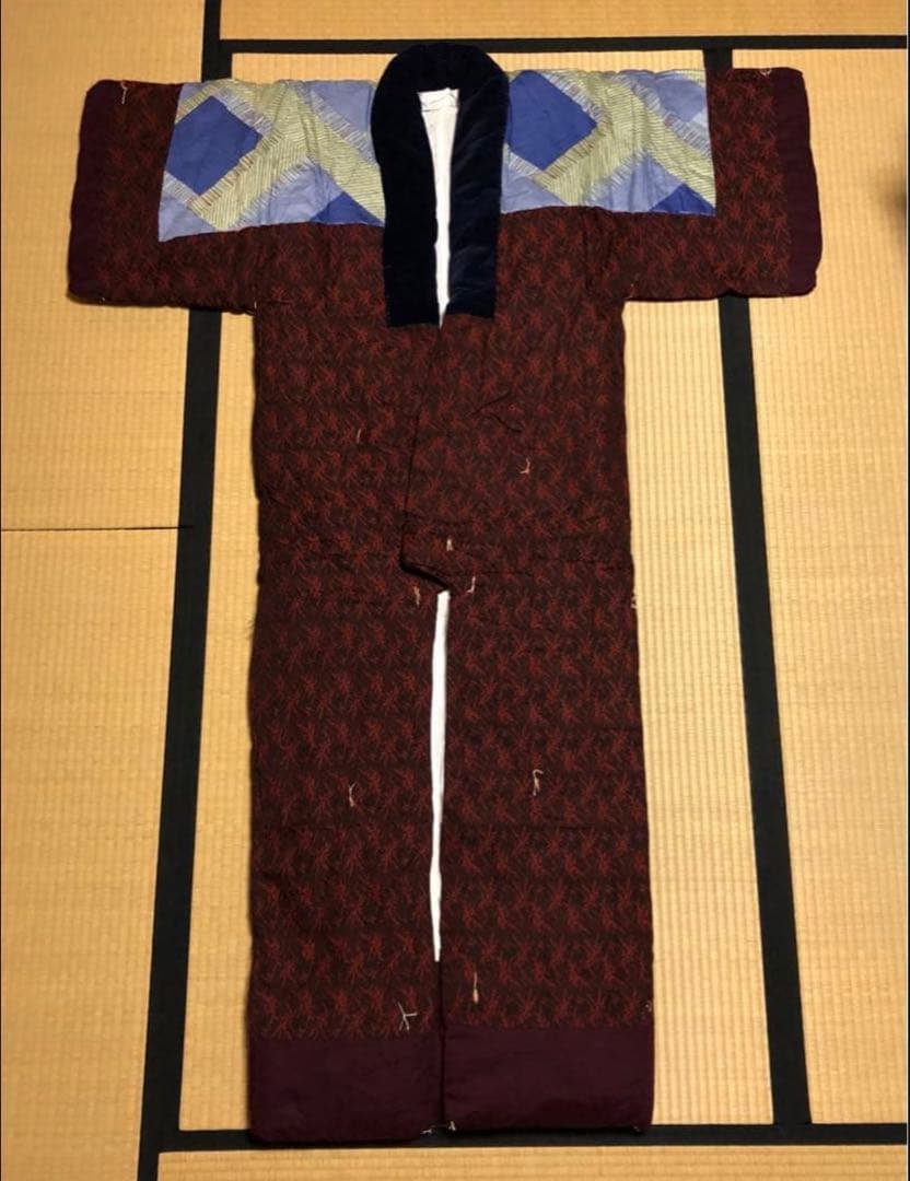 袖付布団　かい巻き　(赤)
