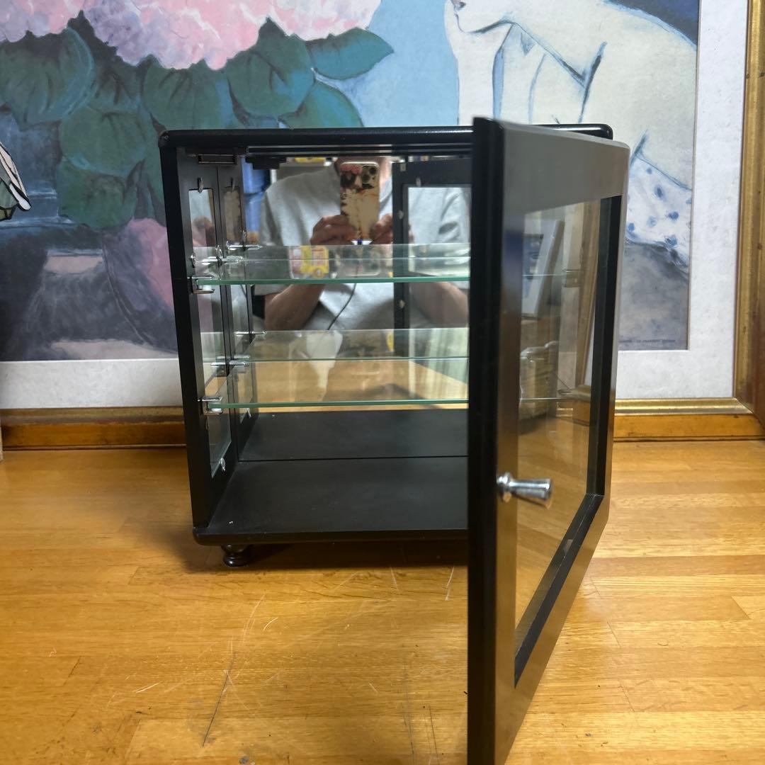 コレクションケース背面鏡　黒いガラスショーケース
