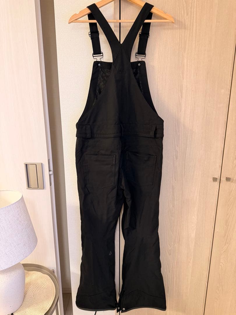 ボルコムvolcom スノボウエア ビブパンツ オーバーオール つなぎ 黒
