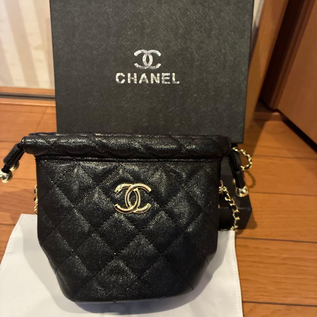 ☆CHANEL ☆ブラックレザーミニショルダーバッグ➕ネックレス2➕ピアス1