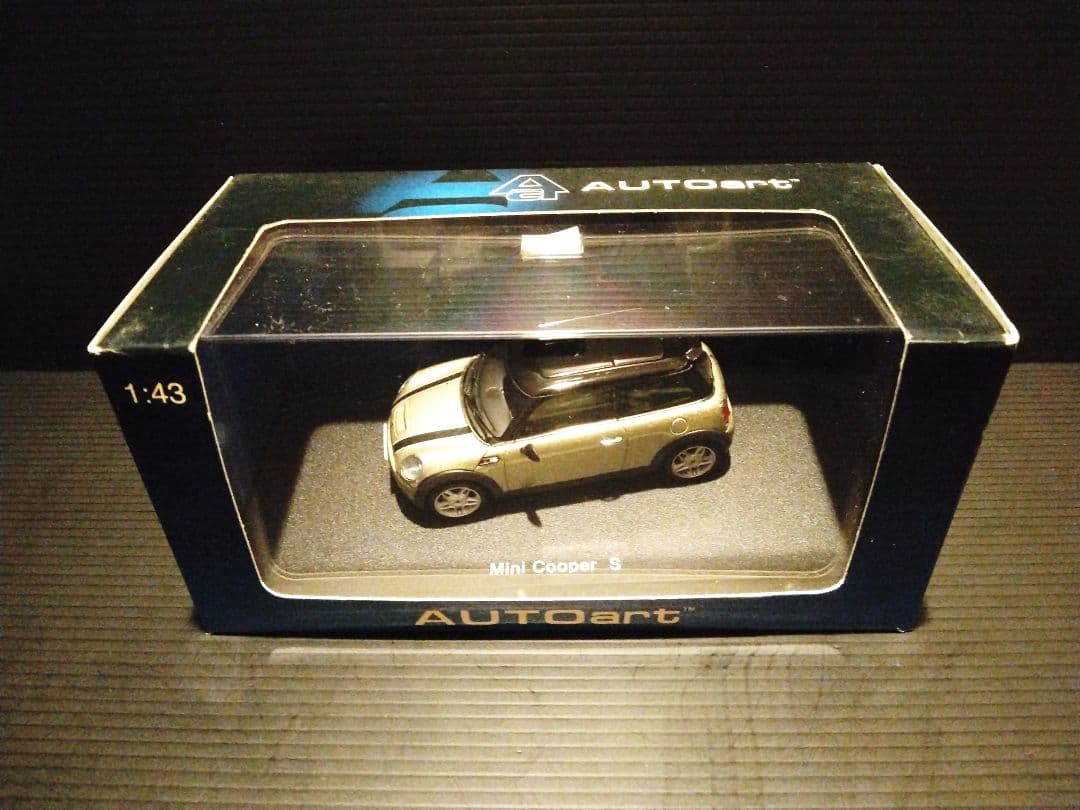 AUTOart Mini Cooper S ゴールド/ブラック 1/43