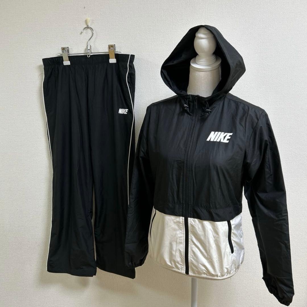 美品　ナイキ　ナイロンジャージ　上下セット Lセットアップ　黒/白　指穴付き