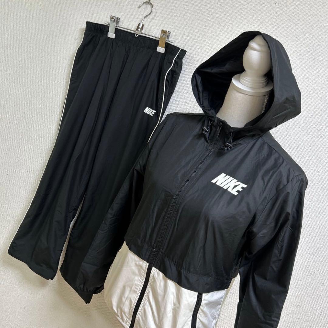 美品　ナイキ　ナイロンジャージ　上下セット Lセットアップ　黒/白　指穴付き