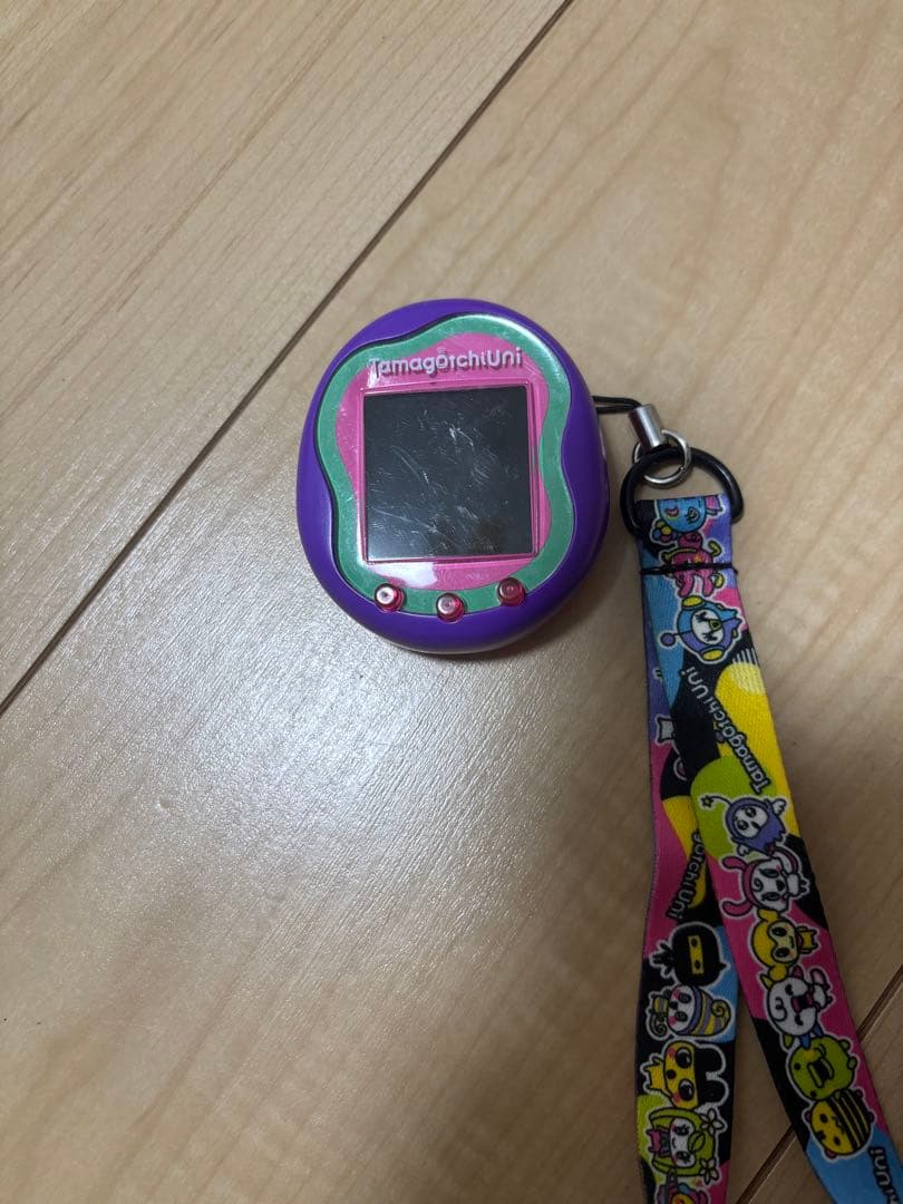たまごっちuni 紫・ピンク ストラップ付き