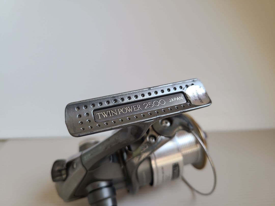 シマノ 02ツインパワー 2500 スピニング SHIMANO