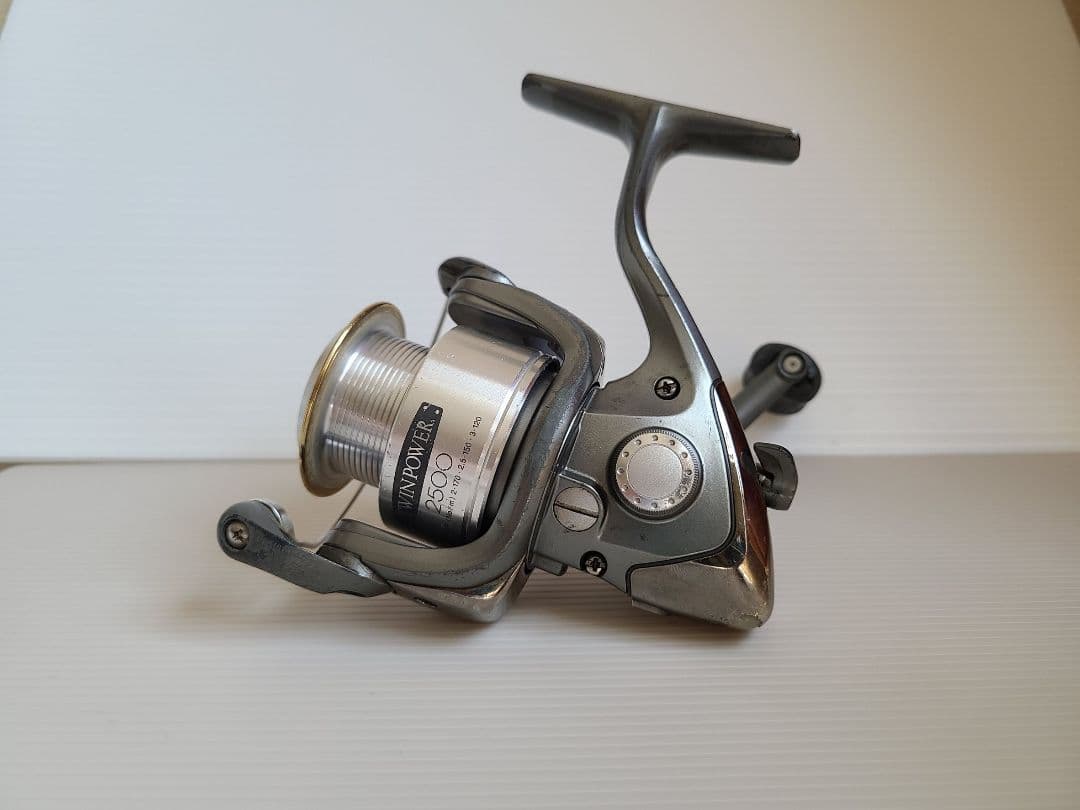 シマノ 02ツインパワー 2500 スピニング SHIMANO