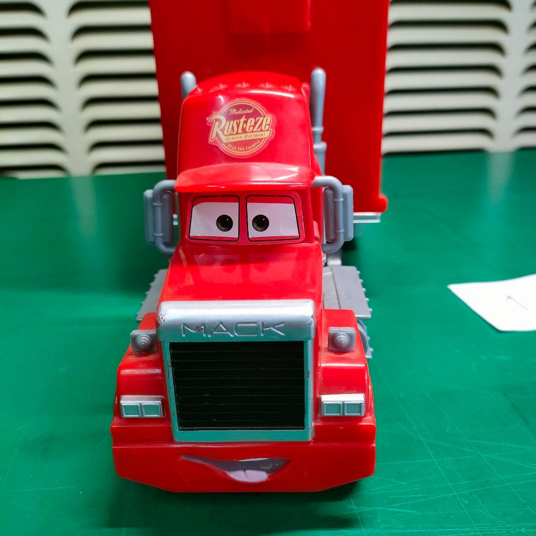 たくさんのせよう！大きなマック　トレーラー　カーズ　トミカ　タカラトミー　1