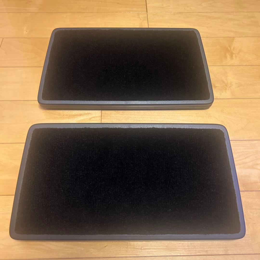 新型クラウンセダン　後部座席フットレスト 2個セット 黒