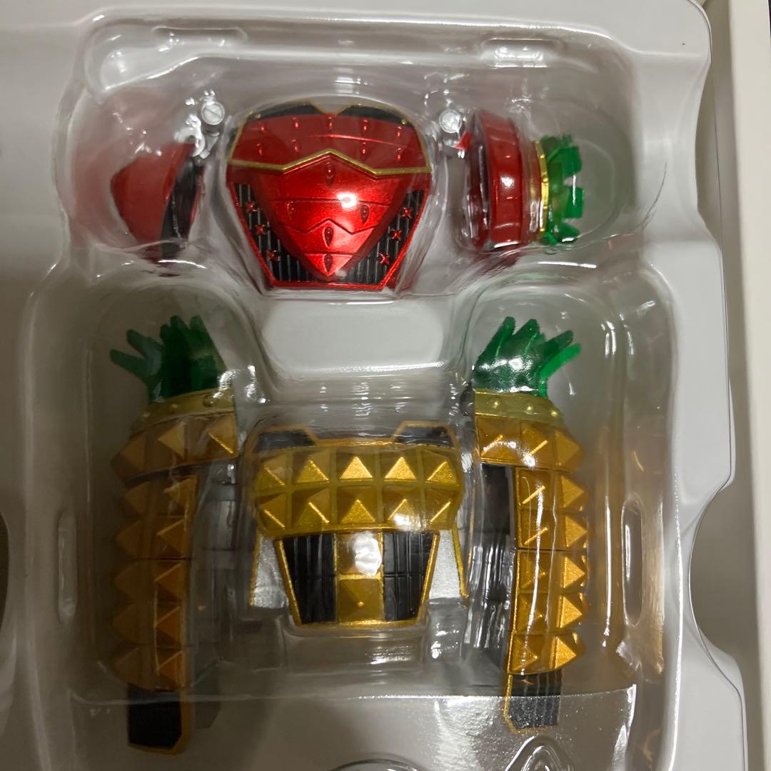 S.H.Figuarts(真骨彫製法) 仮面ライダー鎧武 アームズチェンジセット