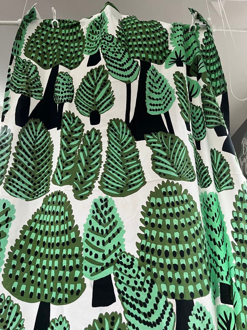 マリメッコ　marimekko メトサンヴァキ　掃き出し窓用カーテン1枚