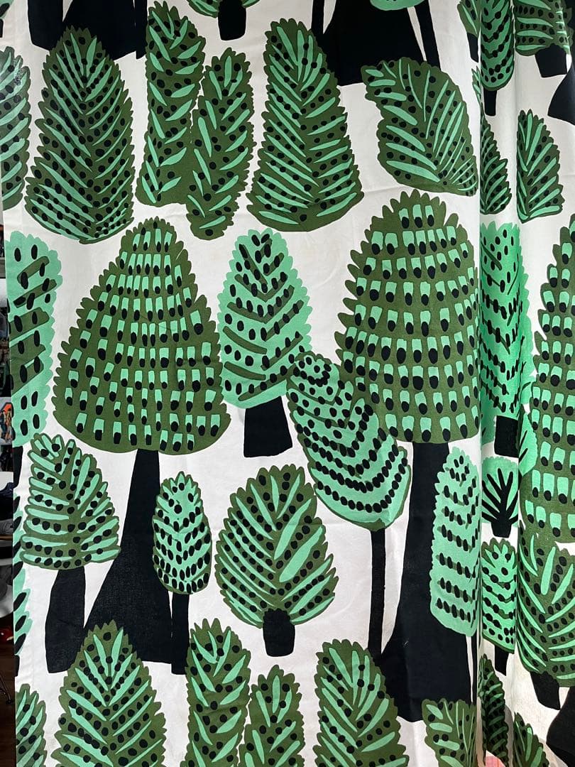 マリメッコ　marimekko メトサンヴァキ　掃き出し窓用カーテン1枚