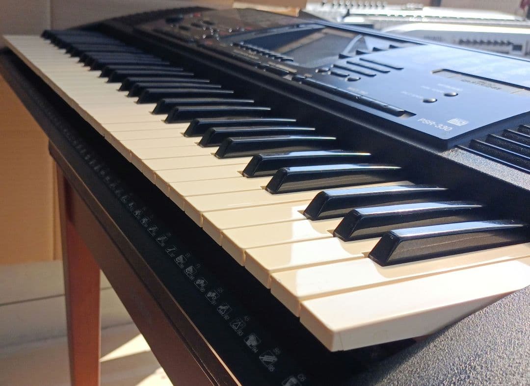 61キー オート伴奏機能付きキーボード