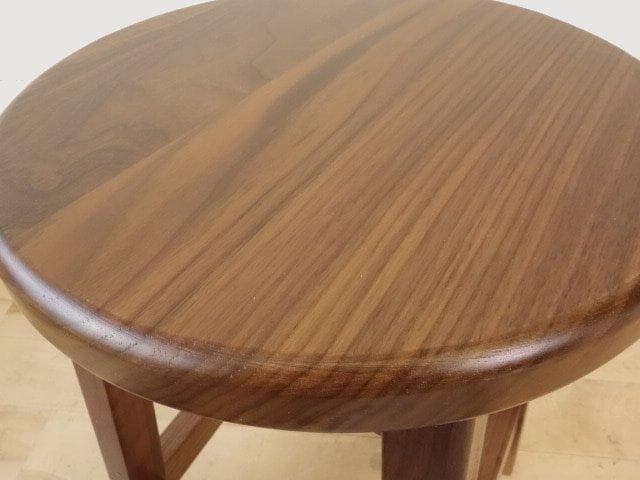 北海道手作り家具　ウォールナット材　スツールB