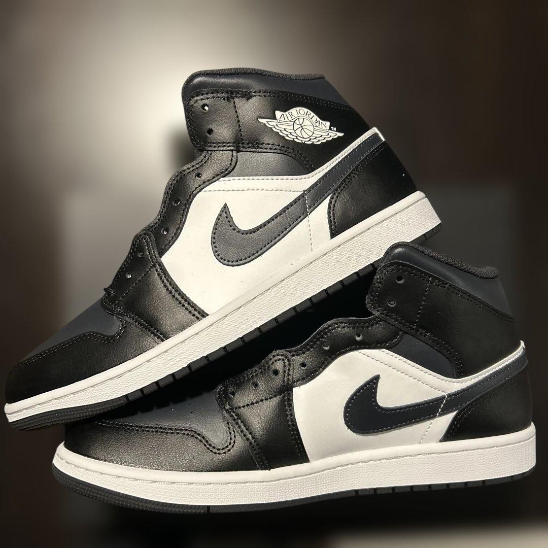 ナイキ　メンズスニーカー　２９センチ　エアジョーダン1MID