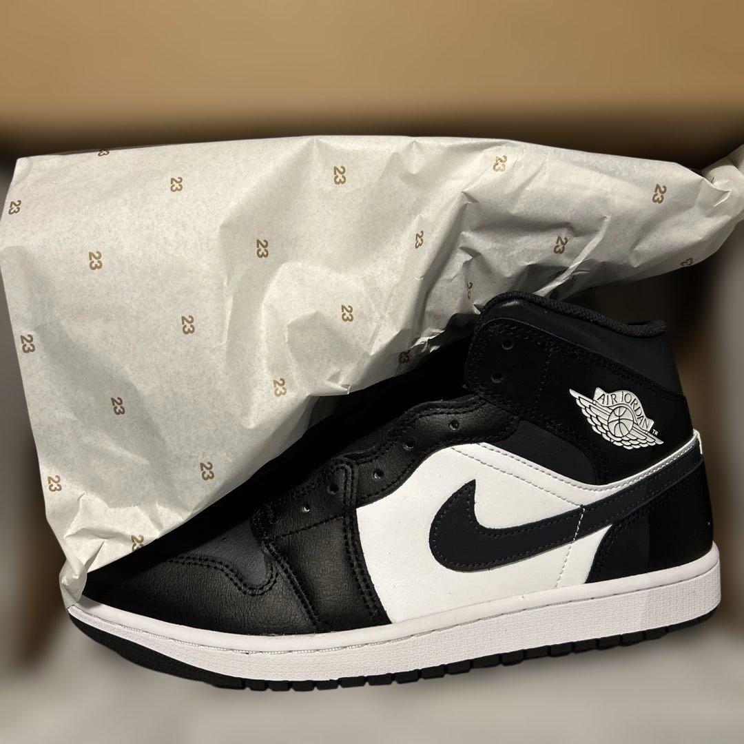 ナイキ　メンズスニーカー　２９センチ　エアジョーダン1MID