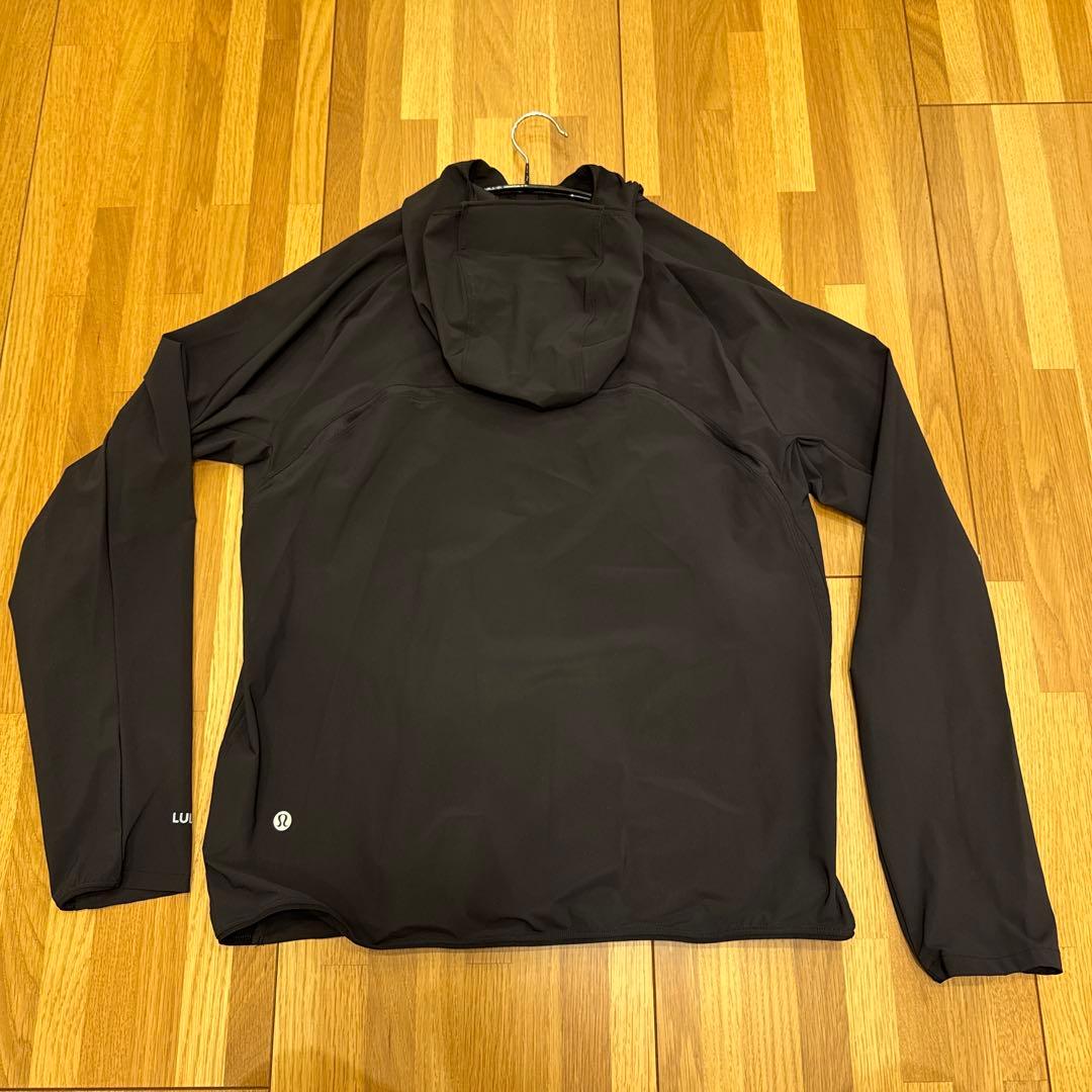 Lululemon ブラック フルジップフード付きアウター