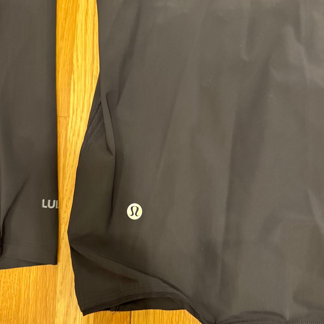 Lululemon ブラック フルジップフード付きアウター