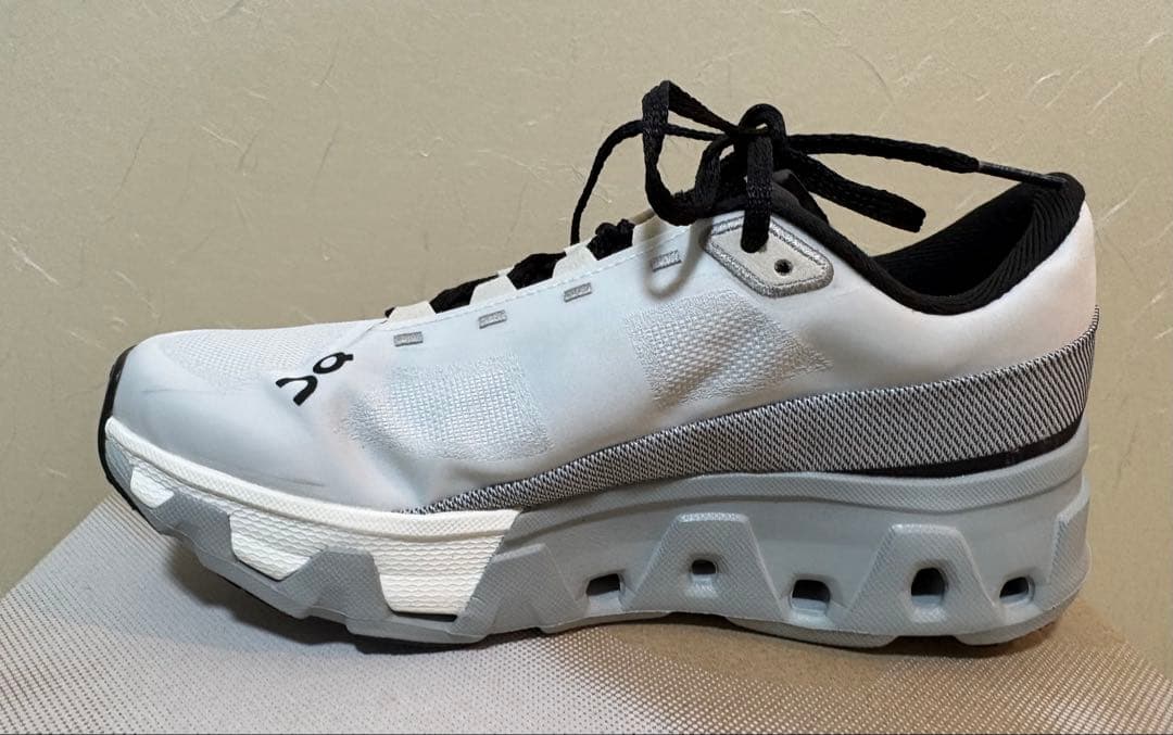 【中古美品】On Cloudmonster Hyper 26.0㎝