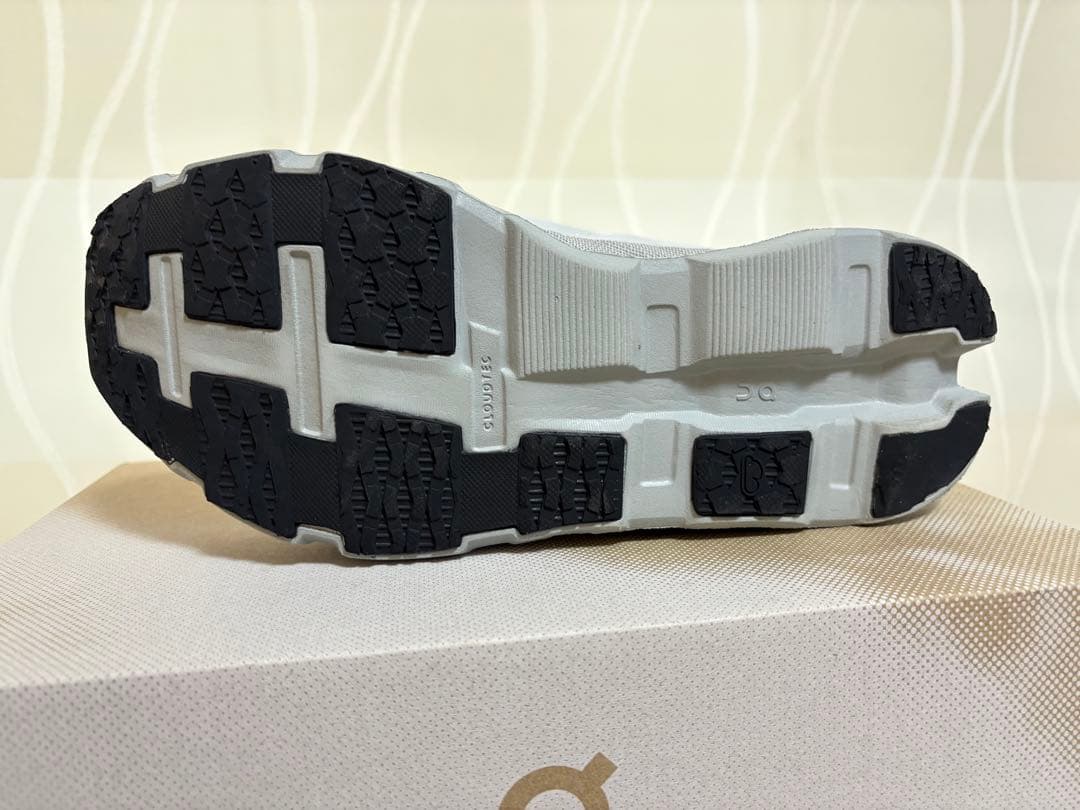 【中古美品】On Cloudmonster Hyper 26.0㎝