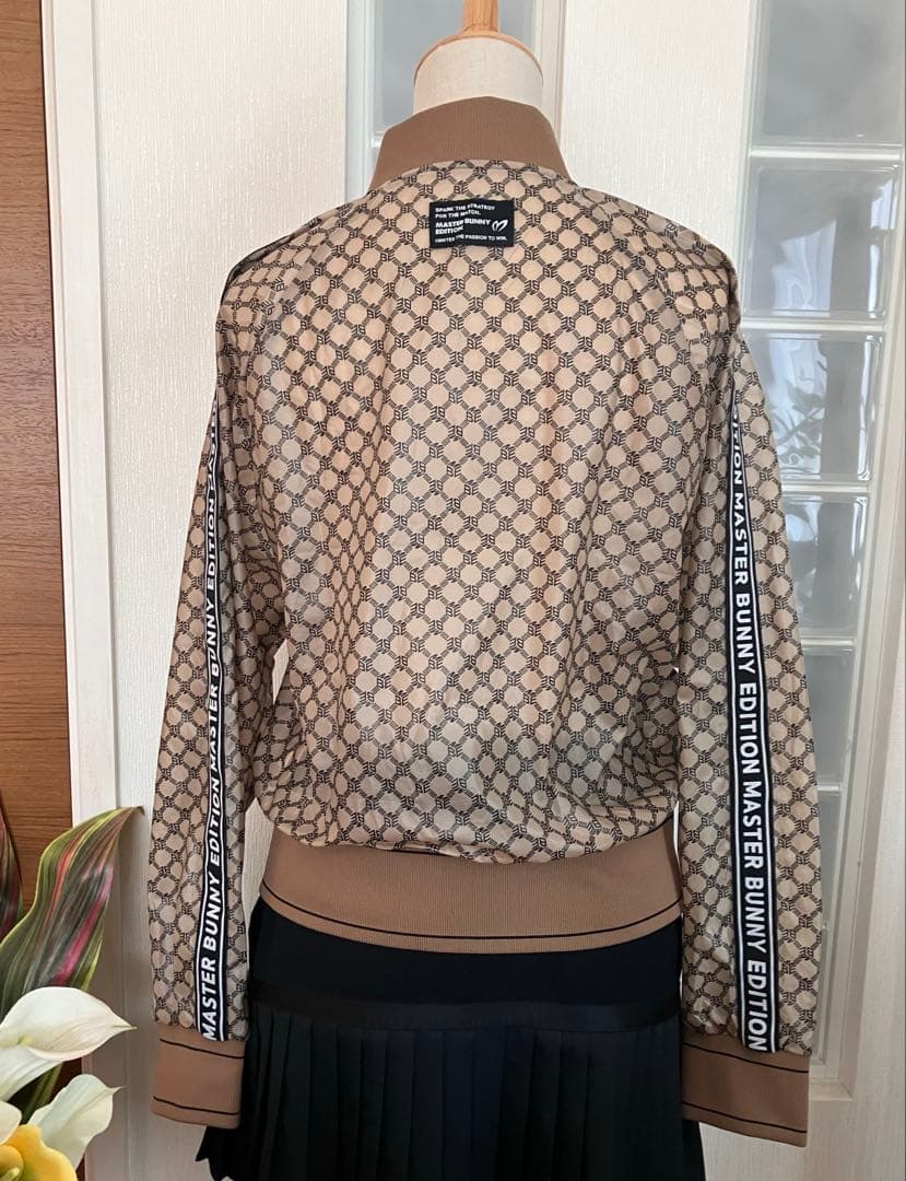 nana様⭐️美品⭐️マスターバニー　ジップアップブルゾン　ロゴキューブ柄