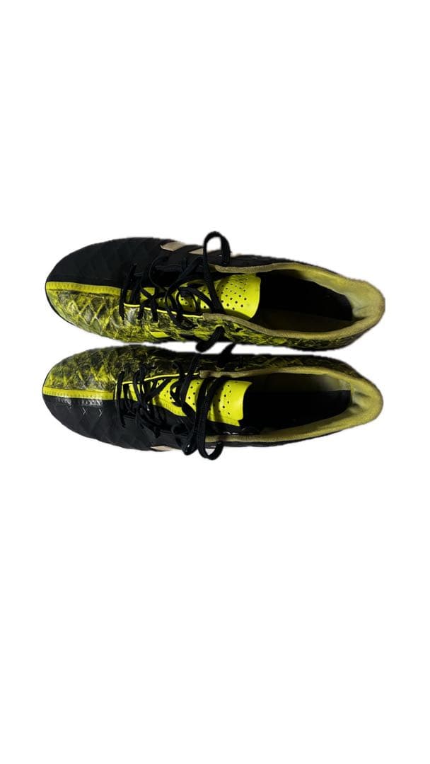 adidas サッカーシューズ
