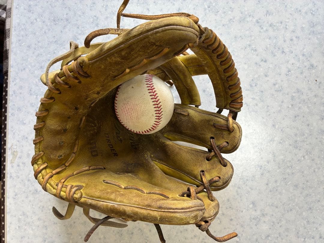 ミズノ プロモデル 野球グローブ イエロー