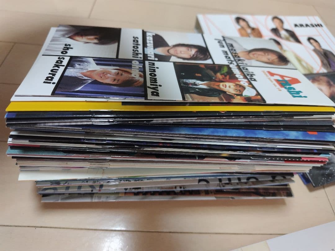 嵐 大量まとめ売り50点以上 パンフ☆グッズ☆会報18～94 抜け無し会報入れ付
