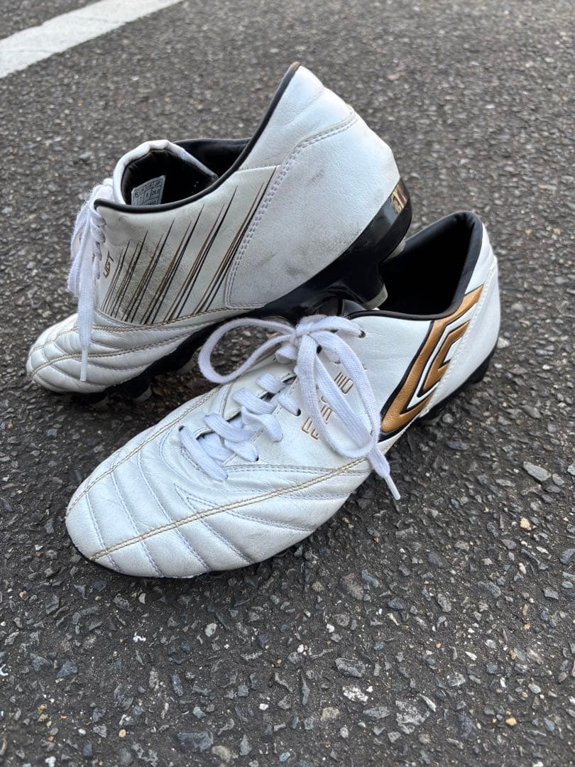 アンブロ【umbro】サッカースパイク　アクセレイター　26cm