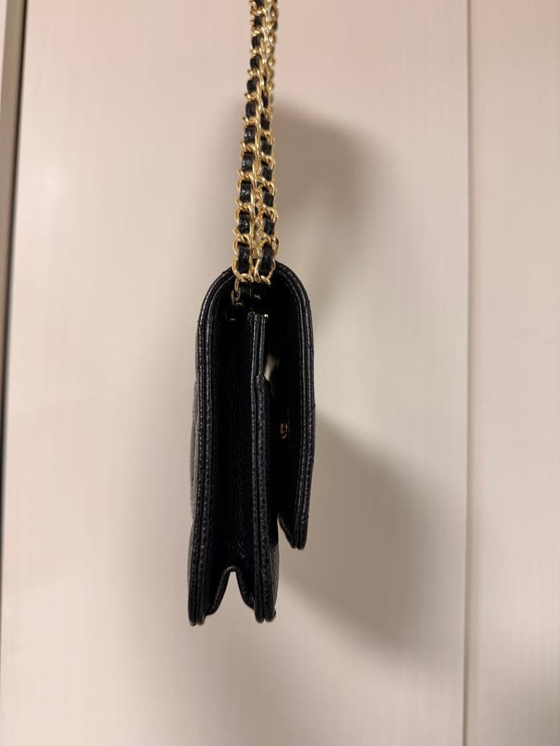 CHANEL ブラックキルティングレザーバッグ