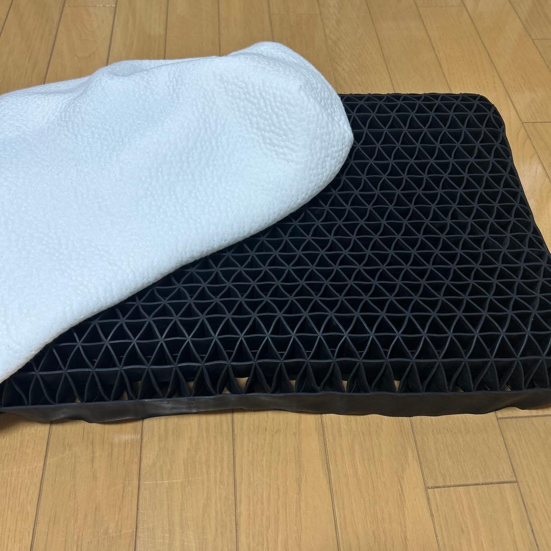 【美品】ヒツジのいらない枕 至極(スタンダード)テンセル枕カバー付 丸洗いOK
