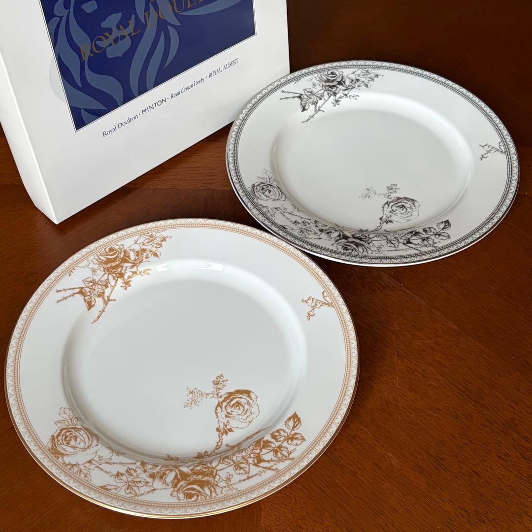 【新品】ロイヤルドルトン★アーカイブローズ★デザート皿　ペア