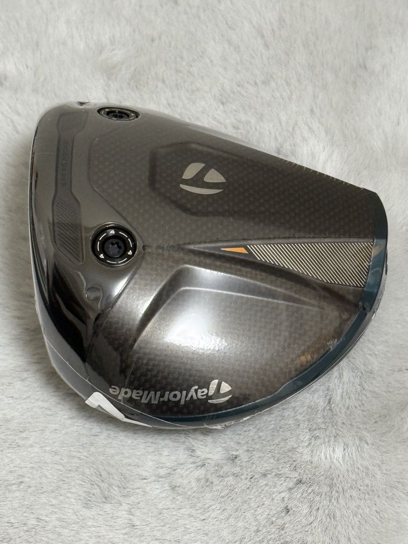 新品　未使用　テーラーメイド Qi4D 9度　ドライバーヘッド