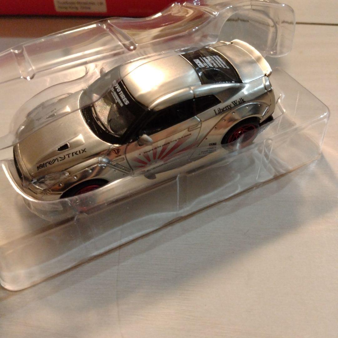 mini gt LBWK リバティウォーク　日産スカイライン　サテンシルバー