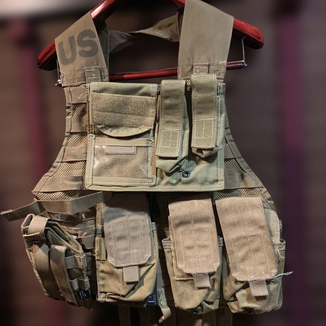 USMC MOLL2ベージュ チェストリグ 中古