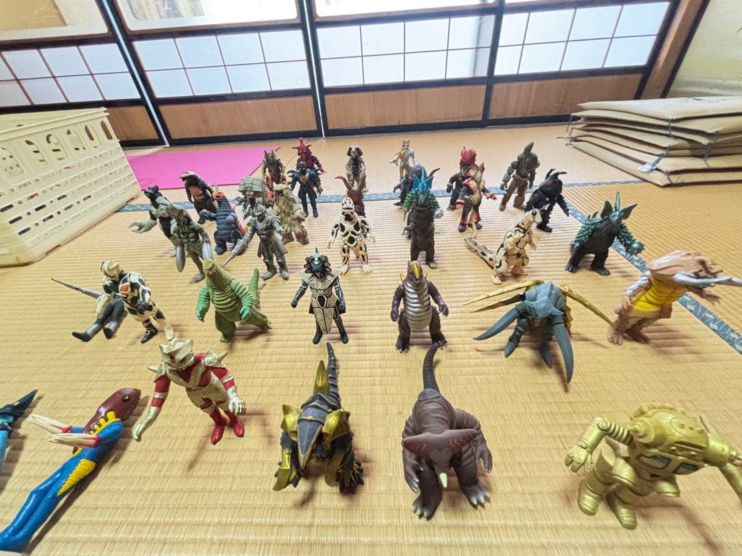 ヒ*キ様 ウルトラマンシリーズ 怪獣フィギュア【まとめ売り】