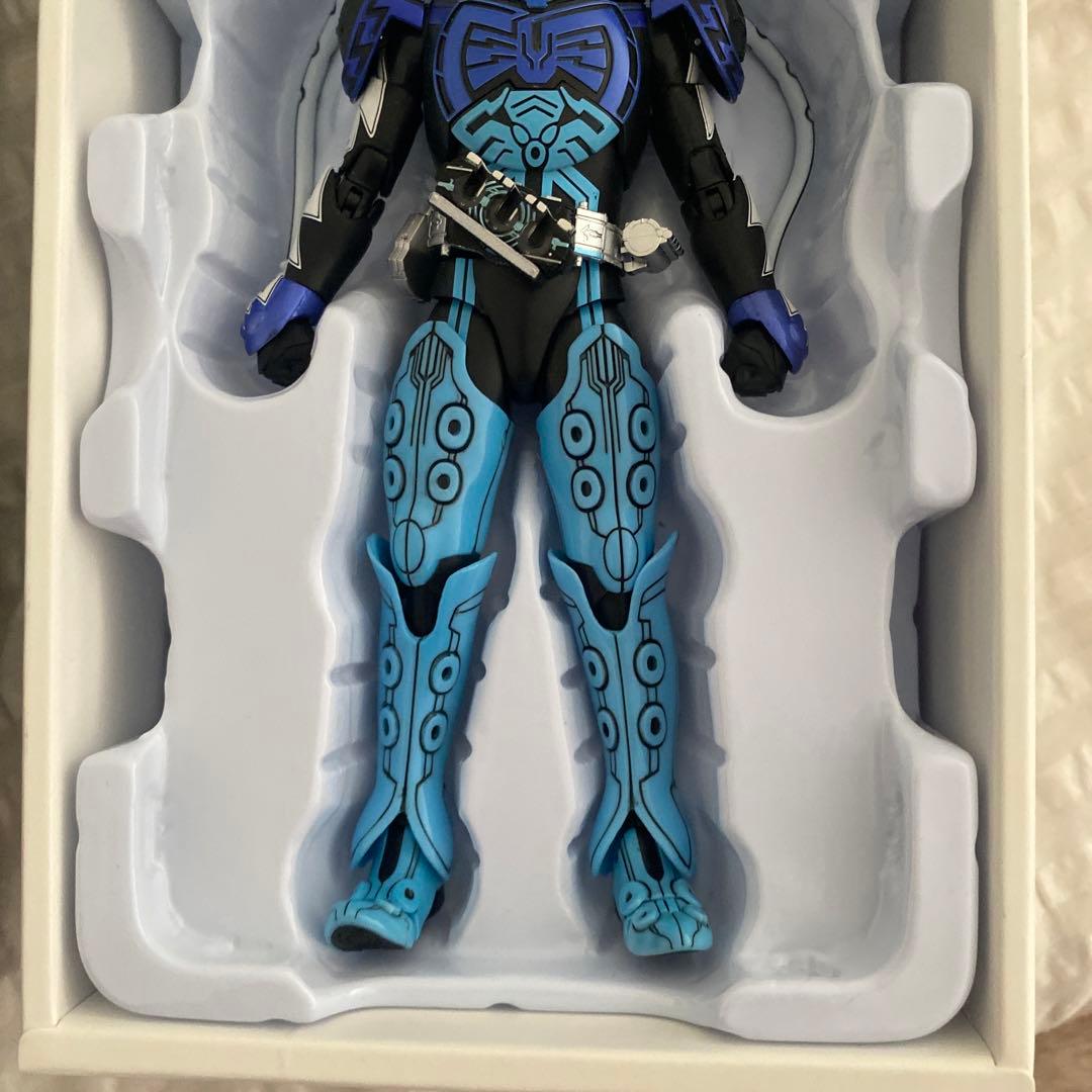 フィギュアーツ真骨彫　仮面ライダーオーズシャウタコンボ