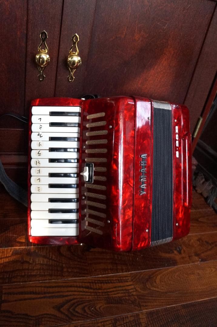 稼働品・YAMAHA・ヤマハ・S-25B・赤・アコーディオン・白黒25・鍵盤楽器