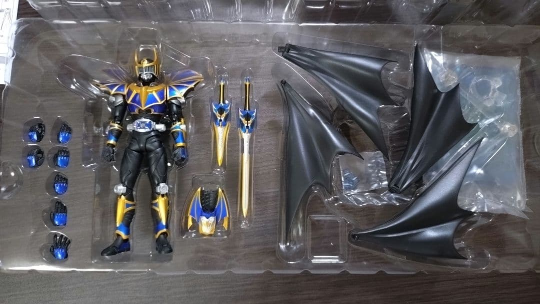 S.H.Figuarts 仮面ライダーナイトサバイブ＆ダークレイダー