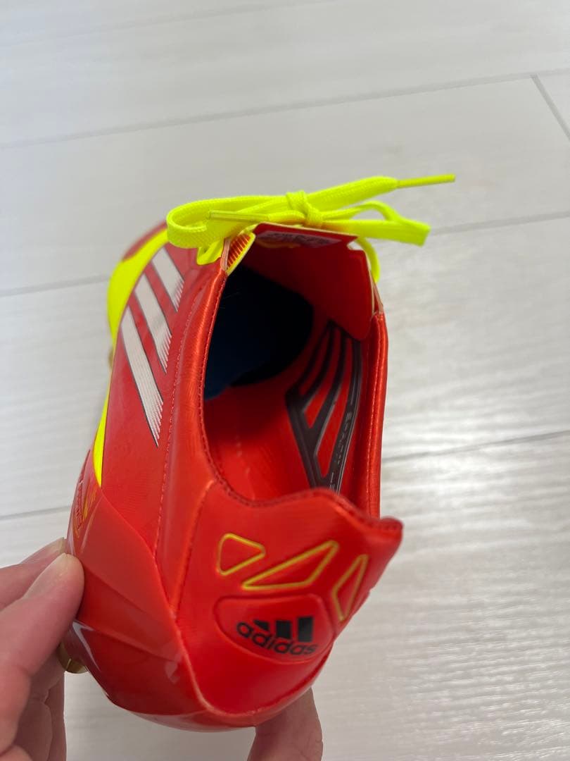 超希少 adizero f50 sg タグ付き 27.0