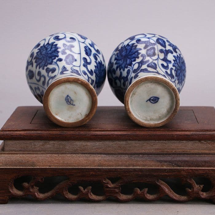 青花纏枝蓮梅瓶 景徳鎮 磁器 現代工芸品 美術品 装飾品 置物 一対
