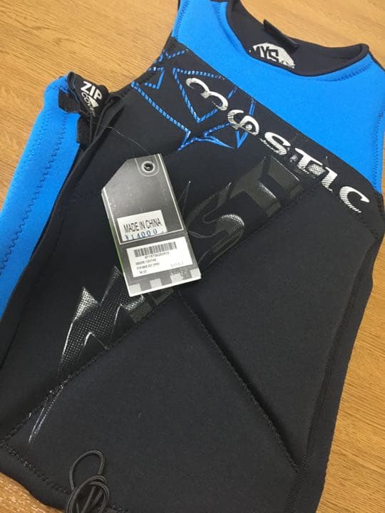 mestikのライフジャケット